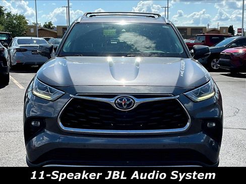 Used 2021 Toyota Highlander Platinum AWD/4WD image 2