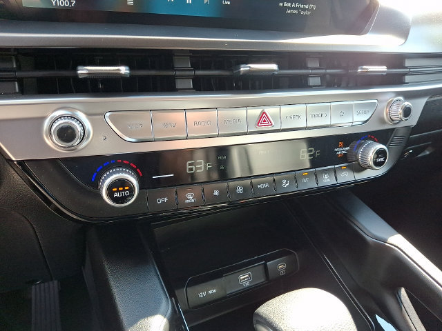 Used 2024 Kia Telluride LX FWD image 15