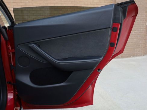 Used 2022 Tesla Model Y Performance AWD/4WD image 19