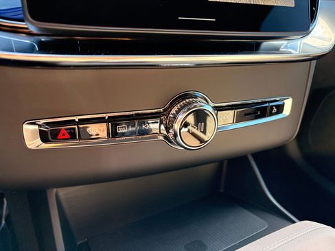 Used 2026 Volvo XC90 B6 Plus w/ Protection Package image 18