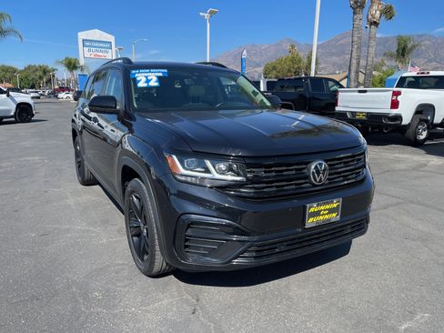 Used 2022 Volkswagen Atlas SEL R-Line image 2