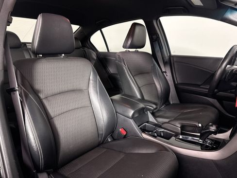Used 2017 Honda Accord Sport image 35