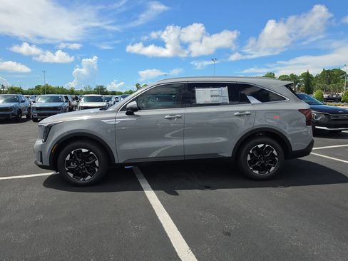 New 2026 Kia Sorento S FWD image 5