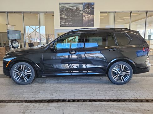 New 2026 BMW X7 M60i image 2