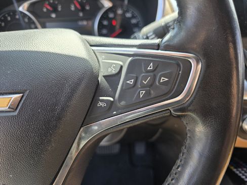 Used 2019 Chevrolet Equinox Premier FWD image 22