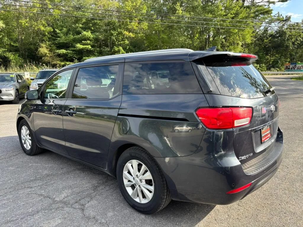 Used 2016 Kia Sedona LX w/ LX Essentials Premium Package FWD image 6