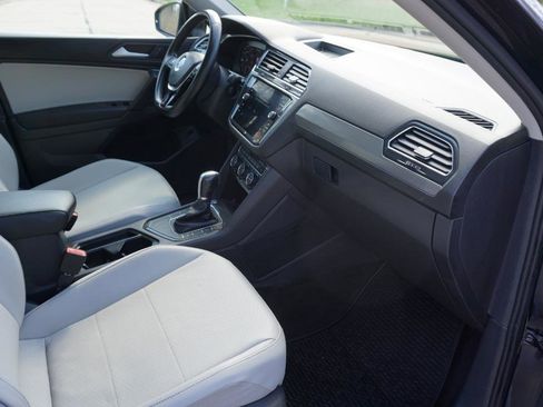 Used 2019 Volkswagen Tiguan SEL image 37