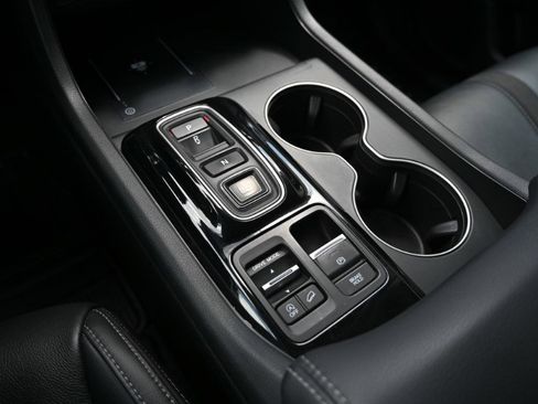 Used 2025 Honda Pilot EX-L image 28