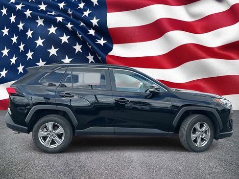 Used 2025 Toyota RAV4 XLE image 4