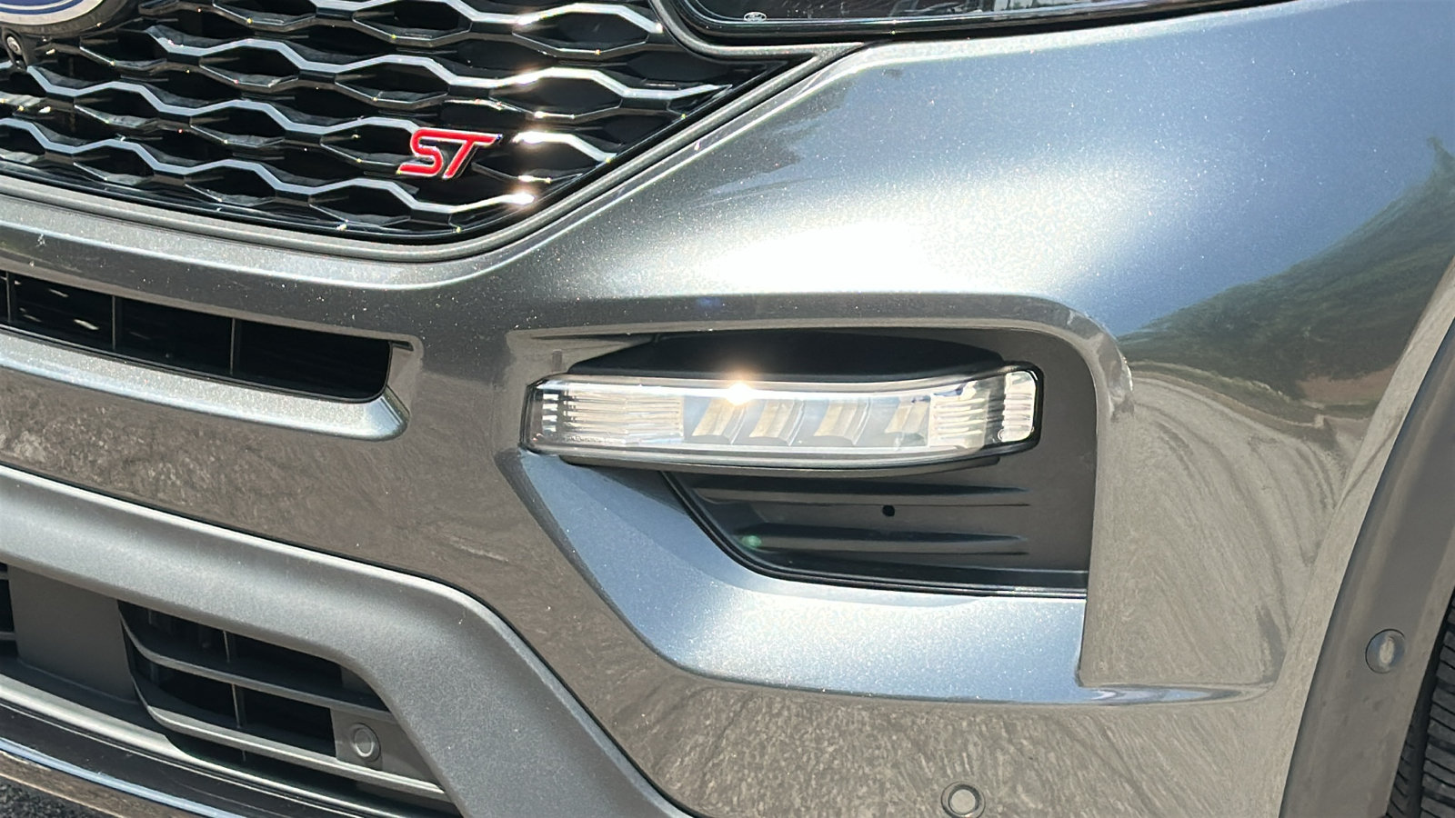 Used 2020 Ford Explorer ST w/ Premium Technology Package AWD/4WD image 5