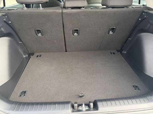 Used 2025 Hyundai Venue SEL FWD image 31