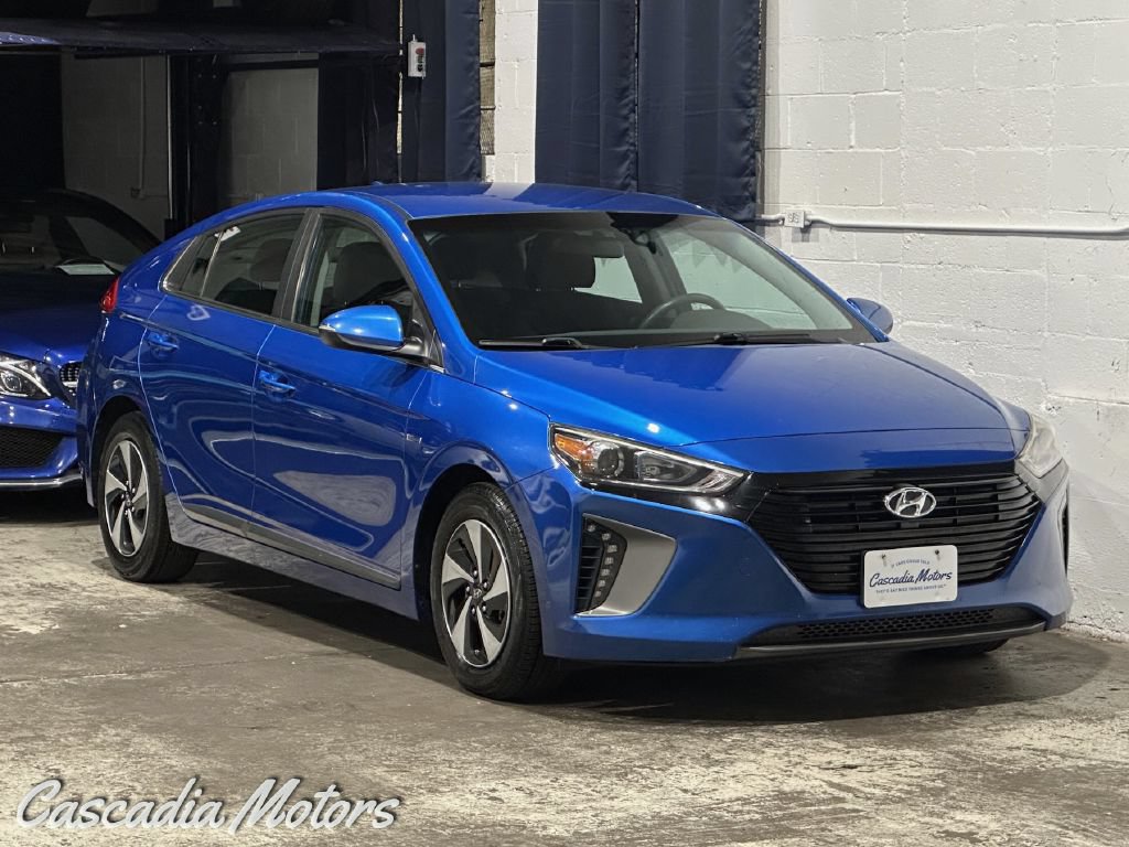 Used 2017 Hyundai Ioniq SEL FWD image 1