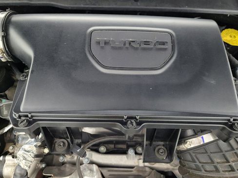 Used 2024 Jeep Compass Latitude image 30