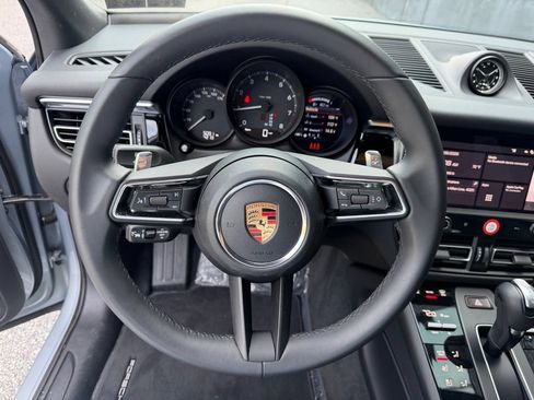 Certified 2026 Porsche Macan AWD/4WD image 25