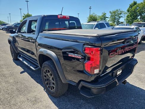 Used 2024 Chevrolet Colorado Trail Boss w/ Technology Package AWD/4WD image 4