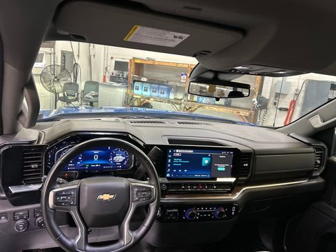 Used 2025 Chevrolet Silverado 1500 LT image 21