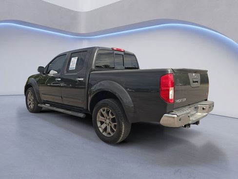 Used 2014 Nissan Frontier SL RWD image 3