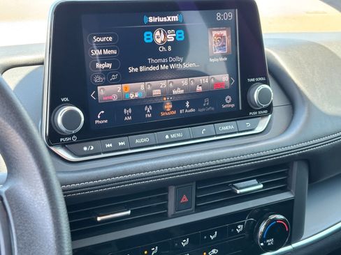Used 2023 Nissan Rogue S FWD image 24