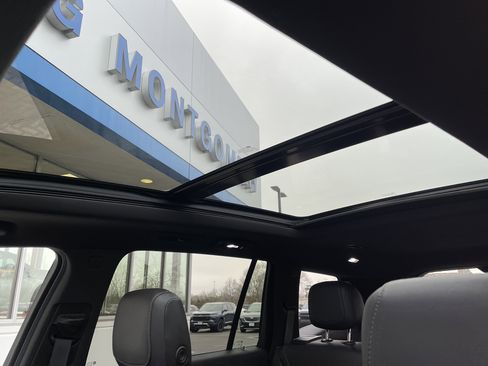 Used 2023 Cadillac XT6 Sport w/ Technology Package image 31