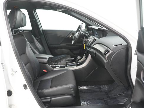Used 2016 Honda Accord Sport image 11