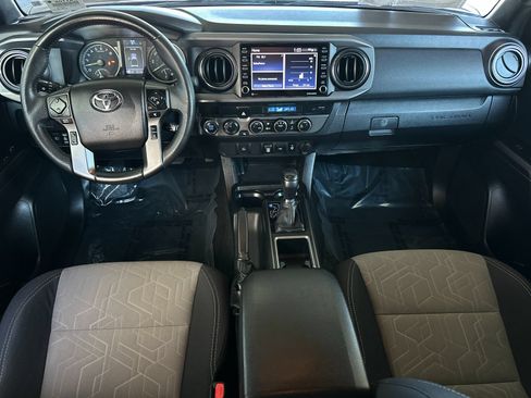 Used 2021 Toyota Tacoma TRD Sport AWD/4WD image 12