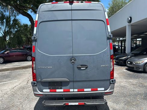 Used 2019 Mercedes-Benz Sprinter 170 image 4