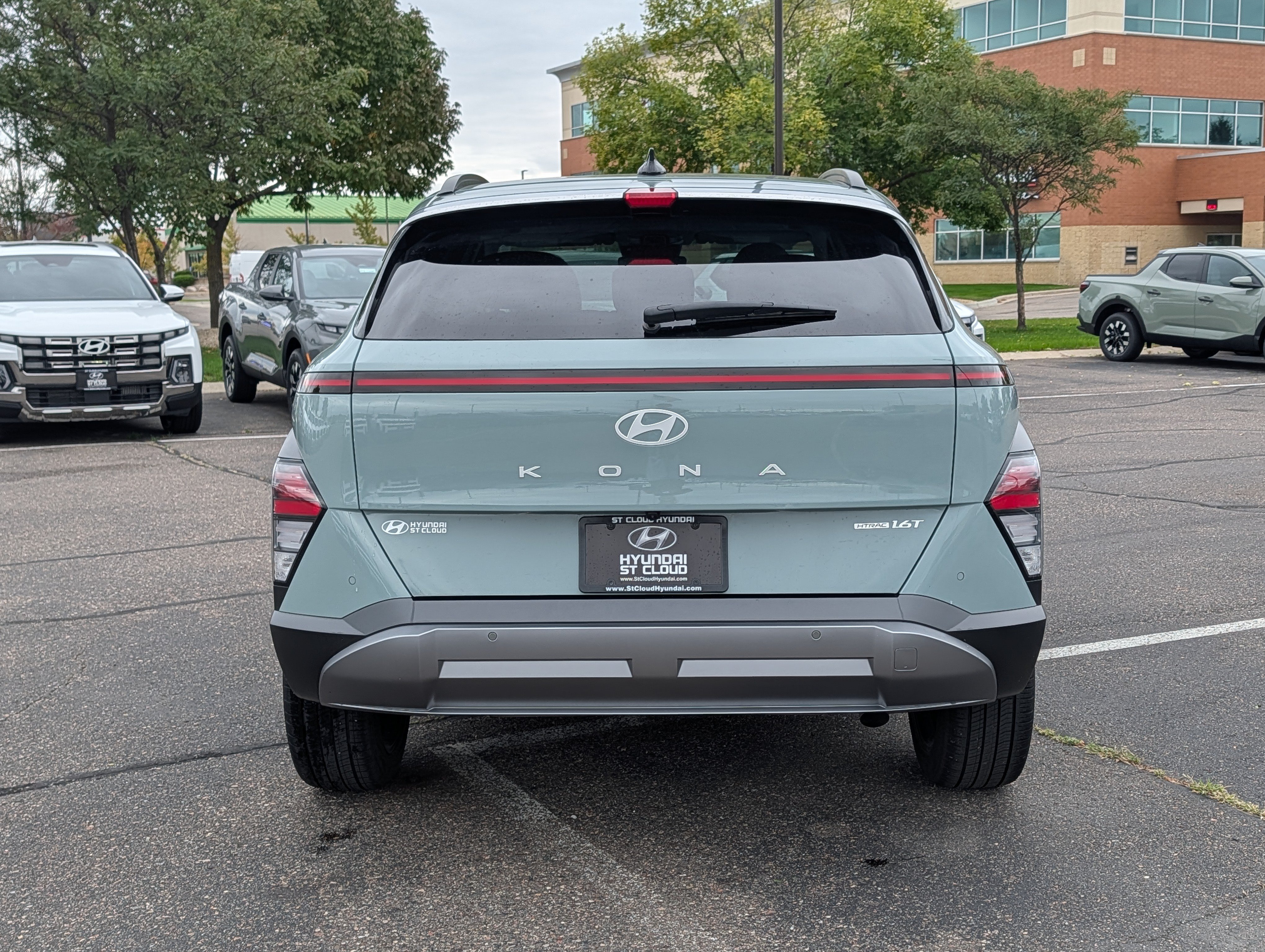 Used 2025 Hyundai Kona Limited AWD/4WD image 4
