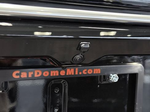 Used 2025 Jeep Wagoneer Series II AWD/4WD image 8
