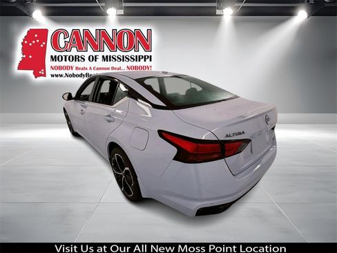 New 2025 Nissan Altima 2.5 SR w/ SR Premium Package image 7