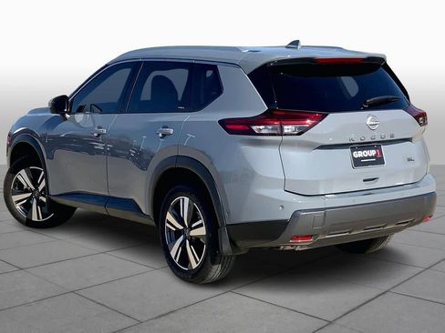 Used 2025 Nissan Rogue SL image 11