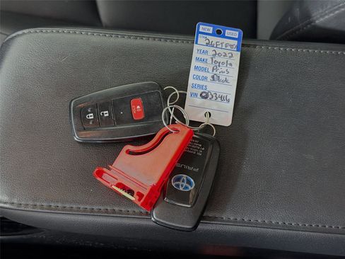 Used 2022 Toyota Prius AWD image 4