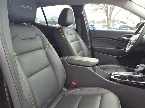 Used 2024 Chevrolet Trax ACTIV w/ Sunroof Package image 10