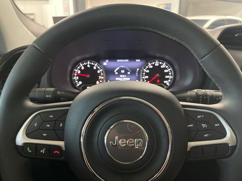 Used 2023 Jeep Renegade Altitude w/ Sun/Sound Group AWD/4WD image 34