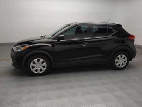 Used 2020 Nissan Kicks S FWD image 2