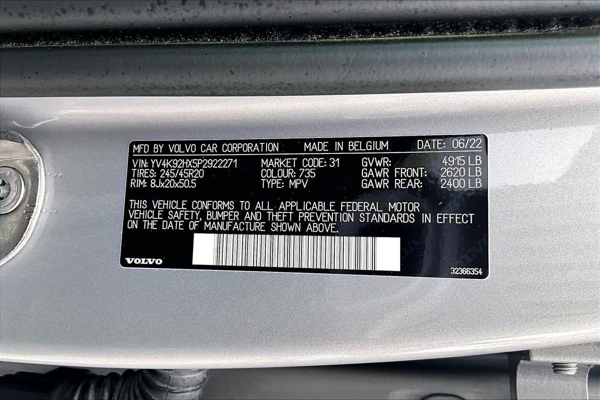Used 2023 Volvo XC40 B4 Ultimate w/ Protection Package Premier FWD image 19