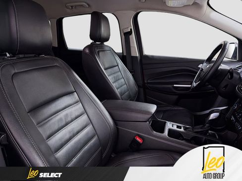 Used 2019 Ford Escape Titanium image 28