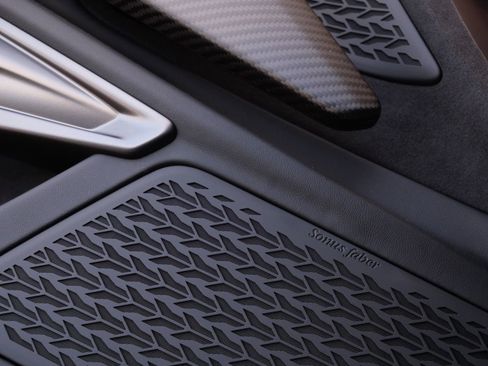 Used 2025 Lamborghini Revuelto AWD/4WD image 32