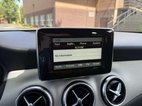 Used 2014 Mercedes-Benz CLA 250 4MATIC image 19