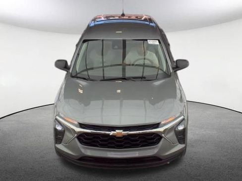 Certified 2026 Chevrolet Trax LS FWD image 2