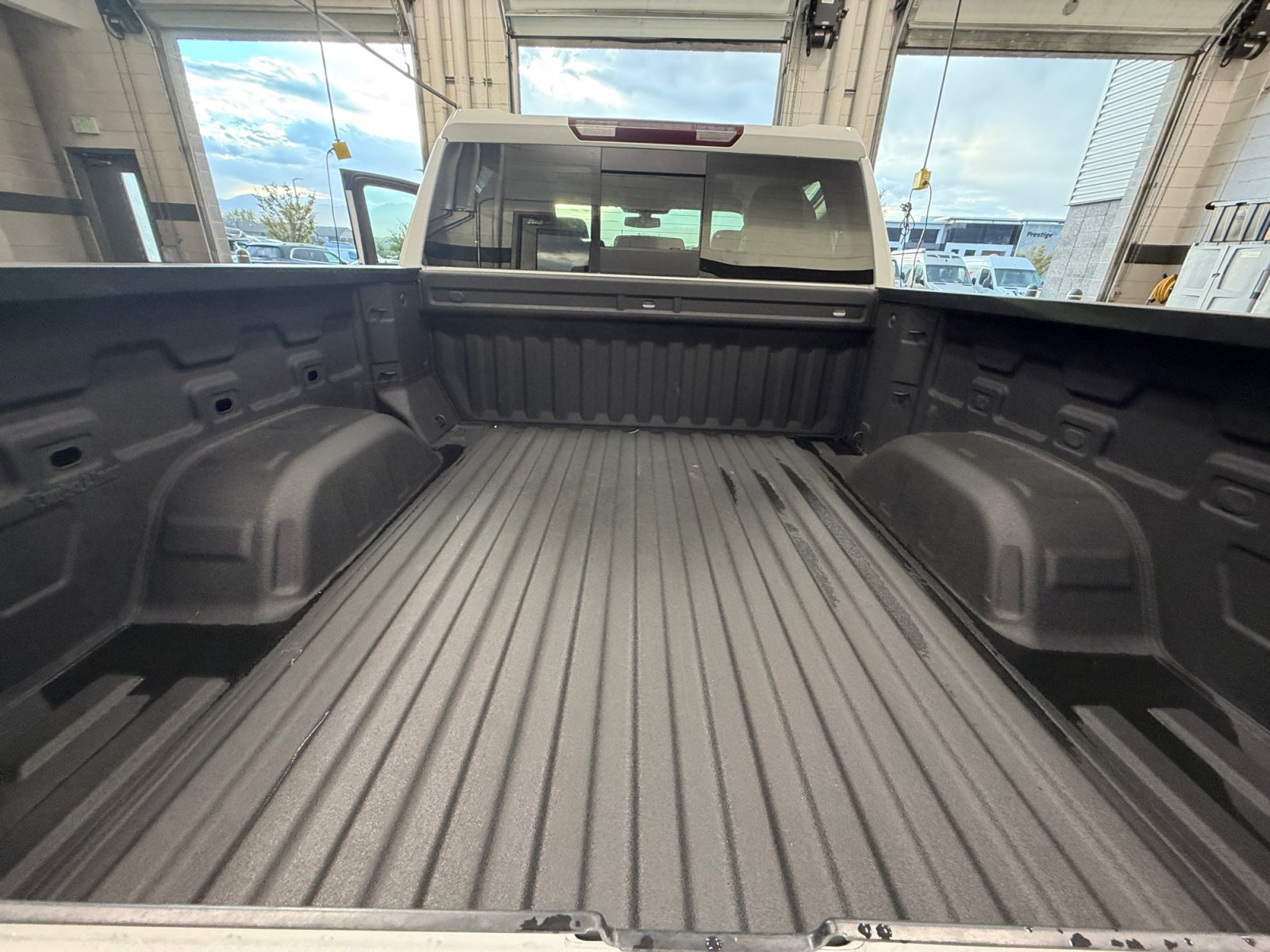 Used 2021 GMC Sierra 1500 SLT w/ SLT Premium Package AWD/4WD image 34