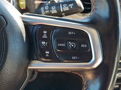 Used 2022 Jeep Wrangler Unlimited Sahara image 18