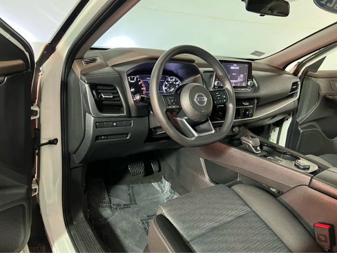 Used 2021 Nissan Rogue SV image 19