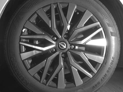 Used 2025 Nissan Altima 2.5 SV image 12