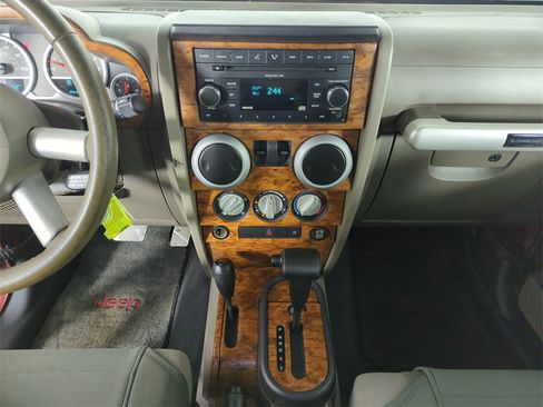 Used 2007 Jeep Wrangler Sahara w/ PWR Convenience Group image 24