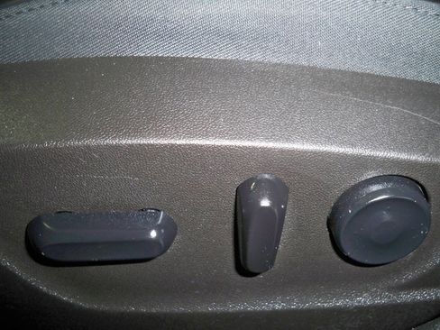 Used 2013 Buick Regal Premium image 8