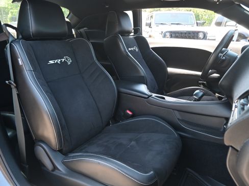 Used 2019 Dodge Challenger SRT Hellcat w/ Plus Package RWD image 34