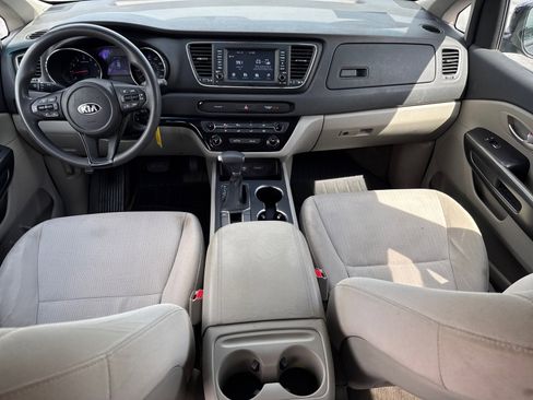 Used 2020 Kia Sedona LX FWD image 12