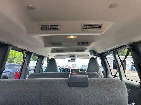 Used 2025 Chevrolet Express 3500 LT w/ LT Preferred Equipment Group RWD image 16