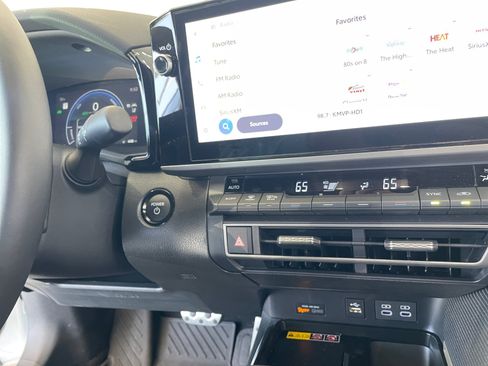 Certified 2026 Toyota Camry Hybrid w/ Multimedia Upgrade Package FWD image 30