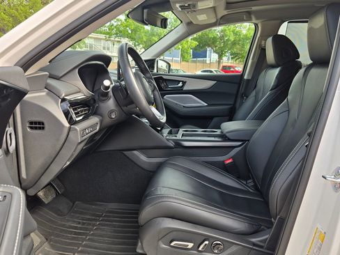 Used 2025 Acura MDX SH-AWD w/ Technology Package image 9